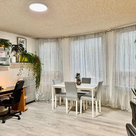 Seattle Home With 2 Bedrooms A King Bed Queen Bed And An Extra Sofa Bed Located 10 Minutes From Seatac Airport And 20 Minutes From Downtown Exterior foto