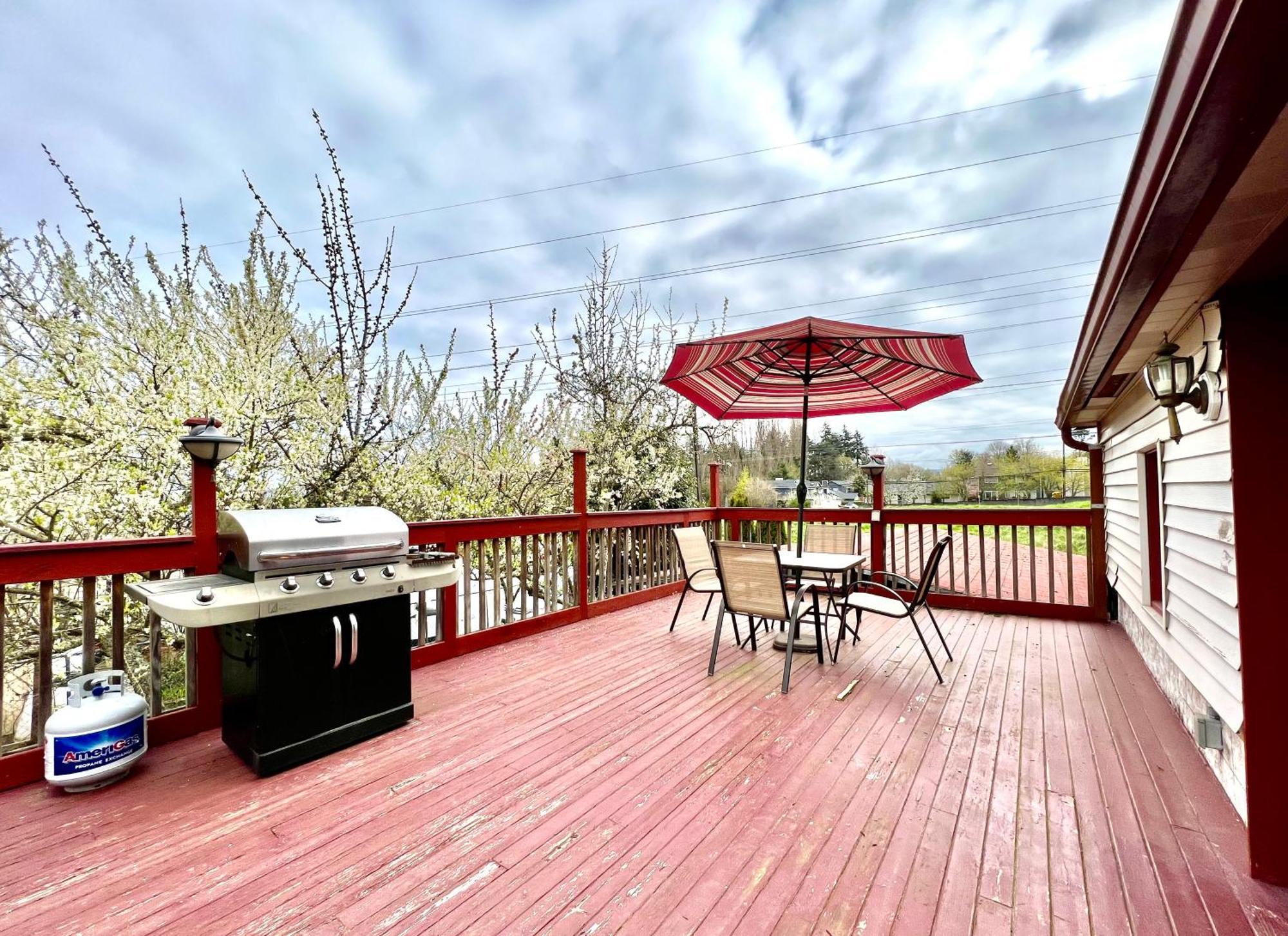 Seattle Home With 2 Bedrooms A King Bed Queen Bed And An Extra Sofa Bed Located 10 Minutes From Seatac Airport And 20 Minutes From Downtown Exterior foto