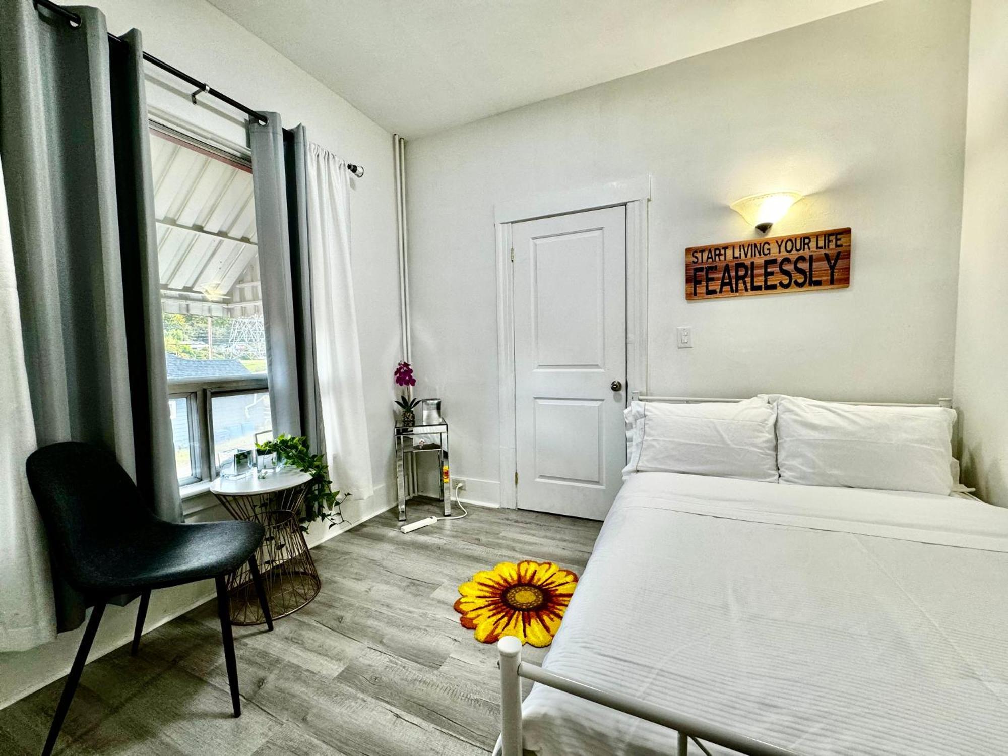 Seattle Home With 2 Bedrooms A King Bed Queen Bed And An Extra Sofa Bed Located 10 Minutes From Seatac Airport And 20 Minutes From Downtown Exterior foto